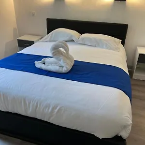 ** Hotel Castel Louis France